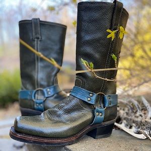 Rare Frye Harness Forest Green with Blue Straps